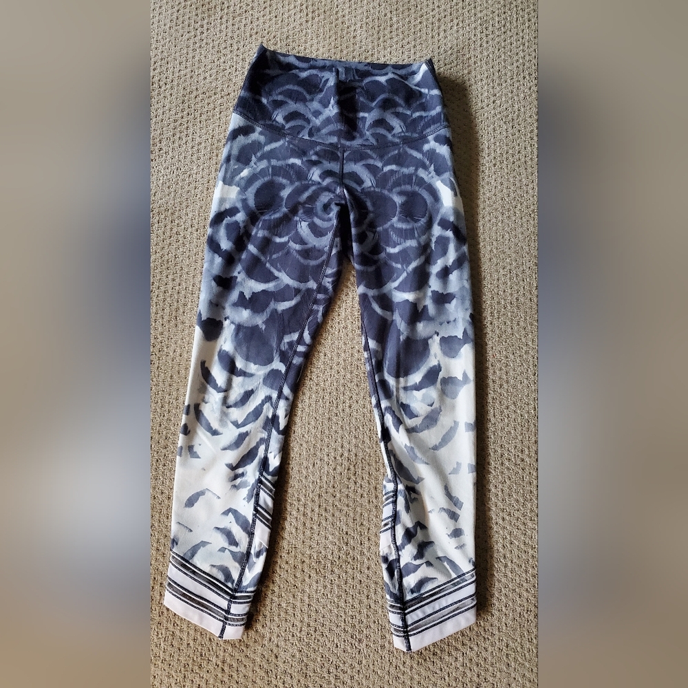 lululemon athletica Blue and White Patterned Leggings